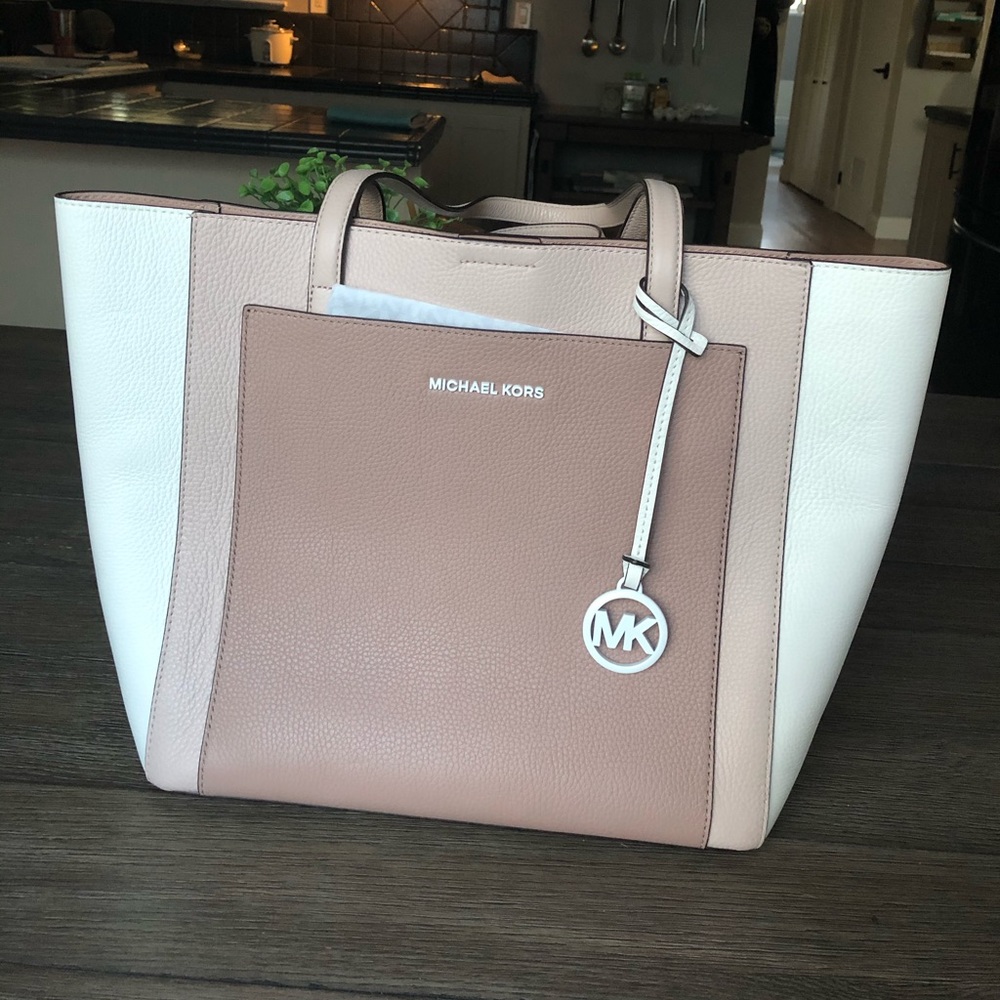 NWT Michael Kors Gemma Tote in Lightpink/fawn